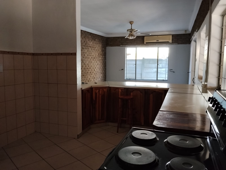 To Let 3 Bedroom Property for Rent in Oos Einde North West